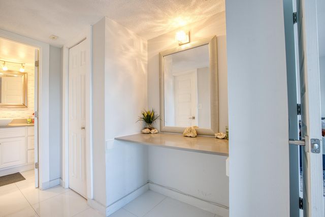 2950 N Palm Aire Drive 205, Pompano Beach, FL 33069