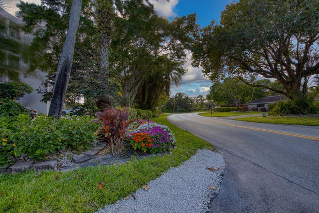 2950 N Palm Aire Drive 205, Pompano Beach, FL 33069