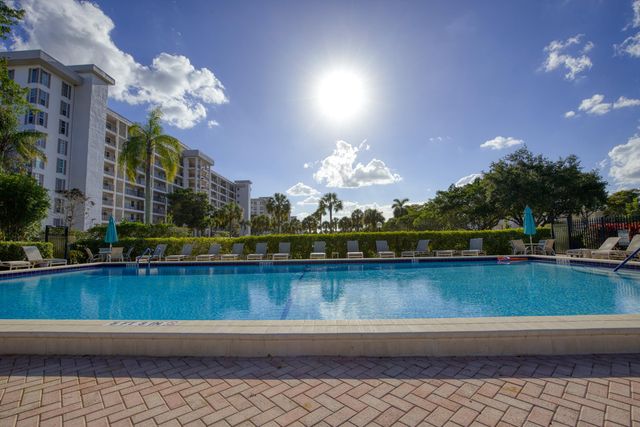 2950 N Palm Aire Drive 205, Pompano Beach, FL 33069