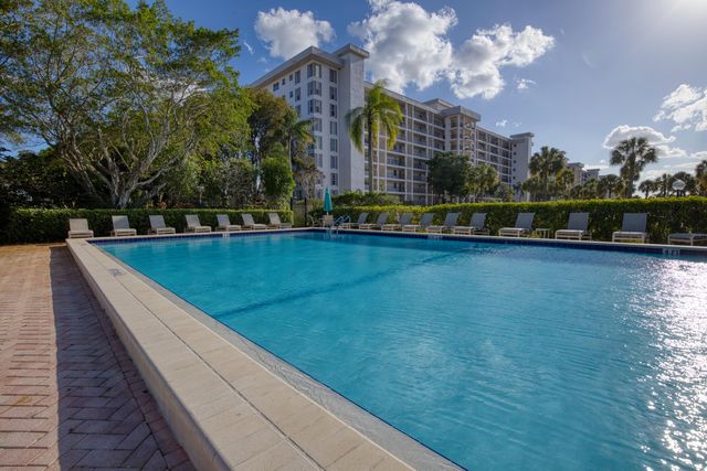 2950 N Palm Aire Drive 205, Pompano Beach, FL 33069