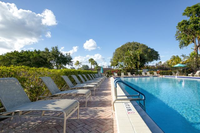 2950 N Palm Aire Drive 205, Pompano Beach, FL 33069