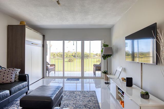 2950 N Palm Aire Drive 205, Pompano Beach, FL 33069