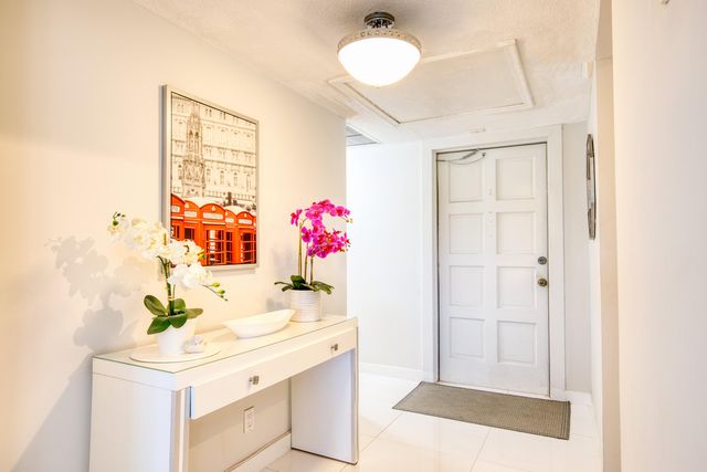 2950 N Palm Aire Drive 205, Pompano Beach, FL 33069