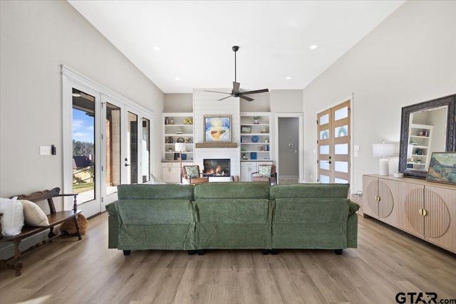 12181 Oak Grove Dr., Tyler, TX 75706