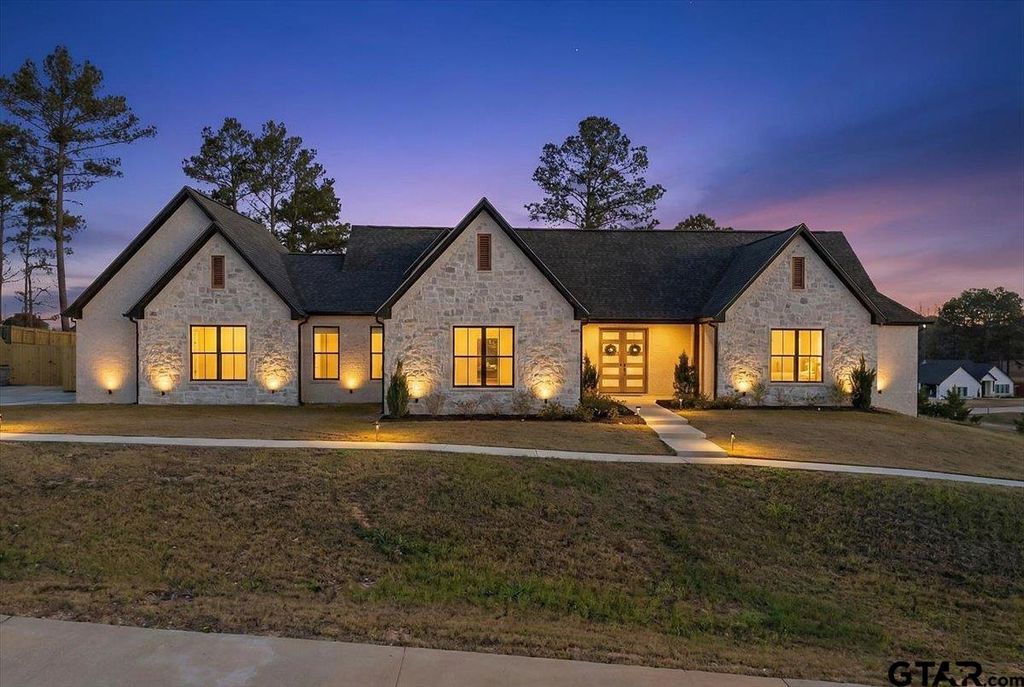 12181 Oak Grove Dr., Tyler, TX 75706