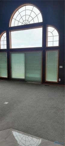 1326 Pine Valley Drive, Bowling Green, OH 43402