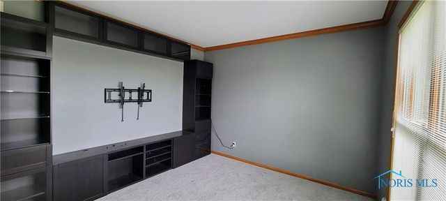 1326 Pine Valley Drive, Bowling Green, OH 43402