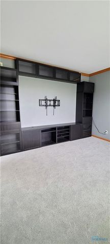 1326 Pine Valley Drive, Bowling Green, OH 43402