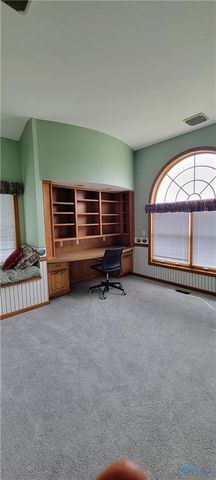 1326 Pine Valley Drive, Bowling Green, OH 43402