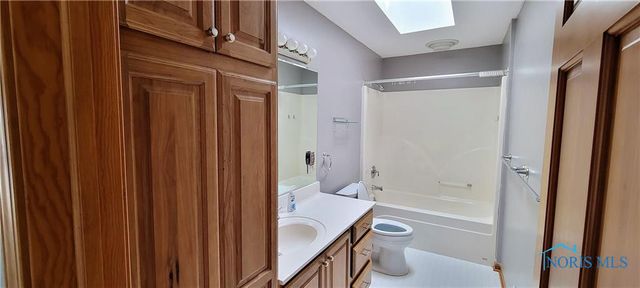 1326 Pine Valley Drive, Bowling Green, OH 43402