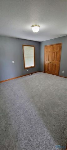 1326 Pine Valley Drive, Bowling Green, OH 43402