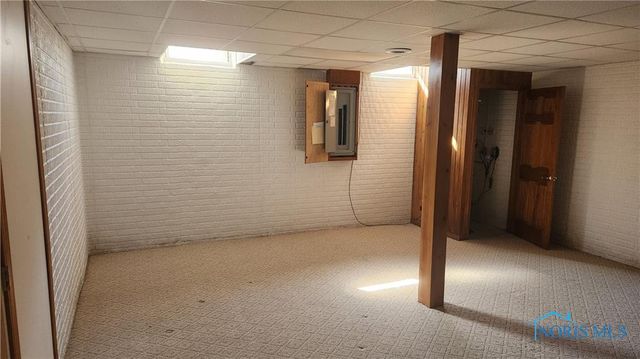 1326 Pine Valley Drive, Bowling Green, OH 43402