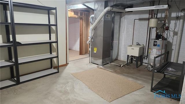 1326 Pine Valley Drive, Bowling Green, OH 43402