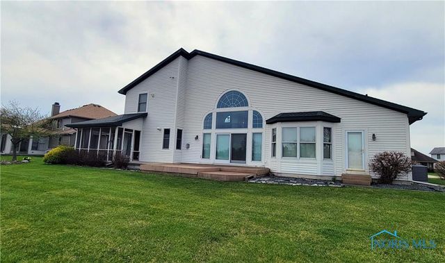 1326 Pine Valley Drive, Bowling Green, OH 43402