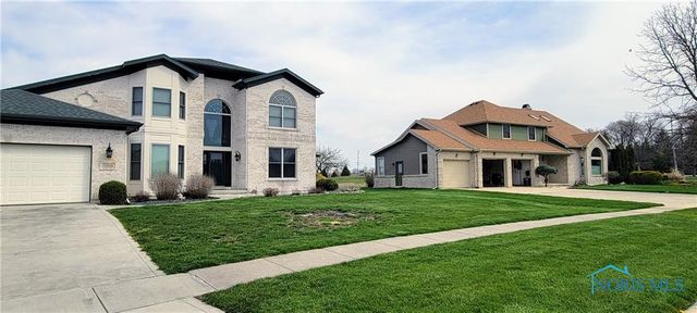 1326 Pine Valley Drive, Bowling Green, OH 43402