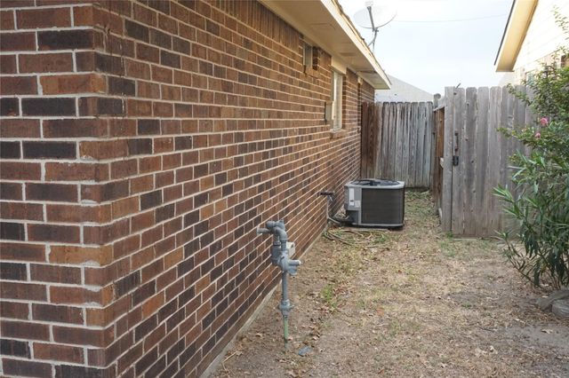 5022 Fox Hollow Boulevard, Spring, TX 77389