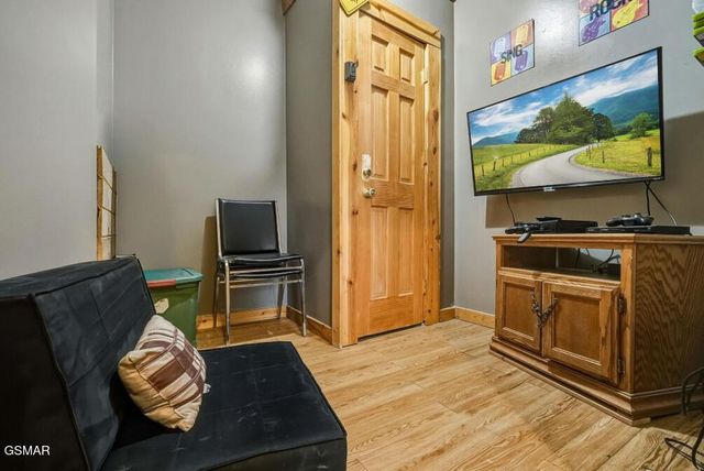 1779 Mountain Shadows Way, Gatlinburg, TN 37738