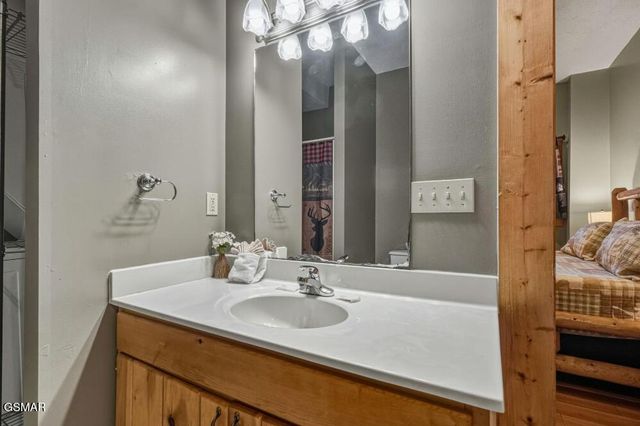 1779 Mountain Shadows Way, Gatlinburg, TN 37738