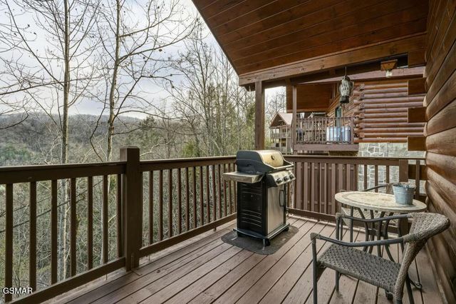 1779 Mountain Shadows Way, Gatlinburg, TN 37738