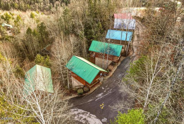 1779 Mountain Shadows Way, Gatlinburg, TN 37738