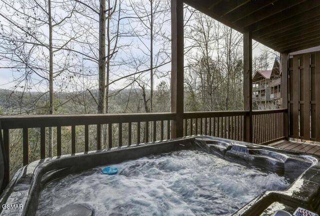 1779 Mountain Shadows Way, Gatlinburg, TN 37738