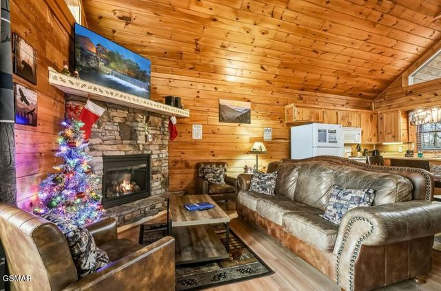 1779 Mountain Shadows Way, Gatlinburg, TN 37738