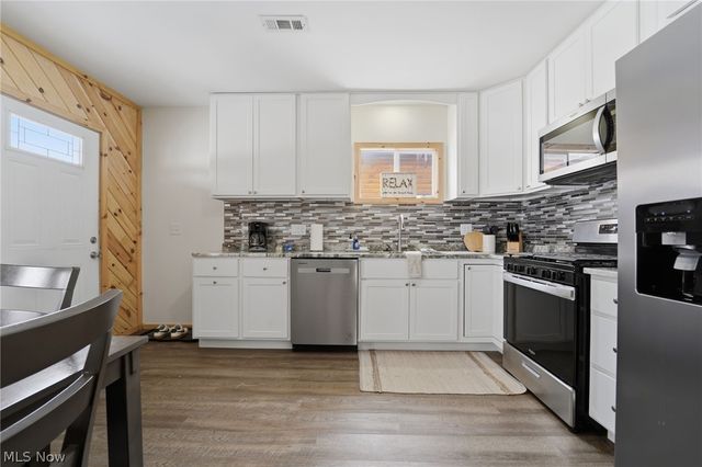 5919 Lake Road 32, Ashtabula, OH 44004