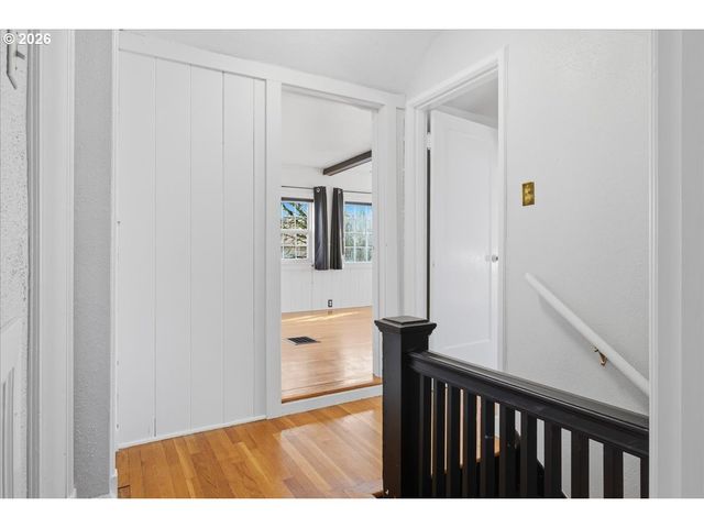 632 Se PEACOCK Ln, Portland, OR 97214