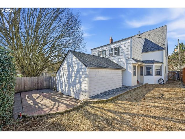 632 Se PEACOCK Ln, Portland, OR 97214