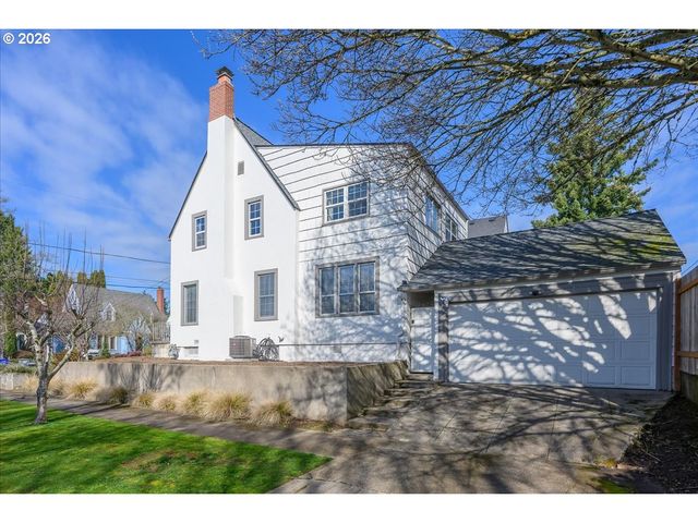 632 Se PEACOCK Ln, Portland, OR 97214