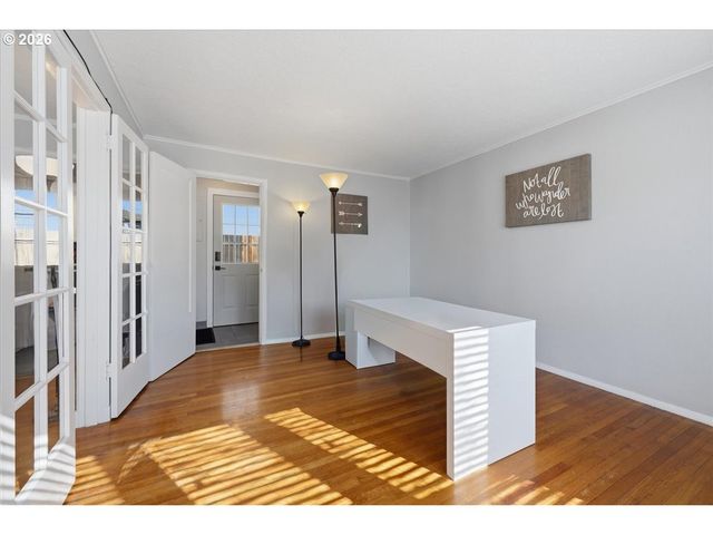 632 Se PEACOCK Ln, Portland, OR 97214