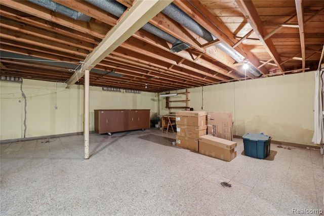 14309 Ivanhoe Drive, Warren, MI 48088