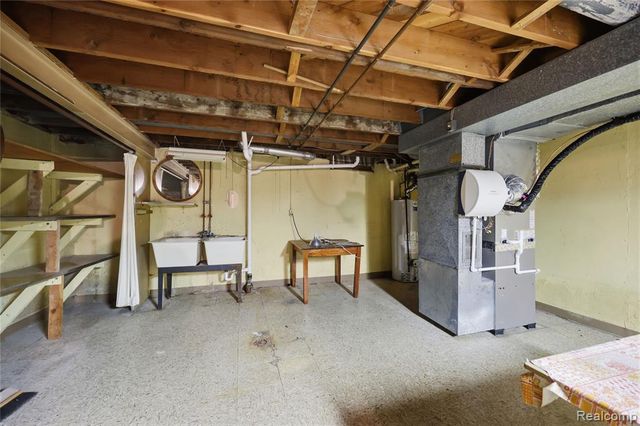 14309 Ivanhoe Drive, Warren, MI 48088