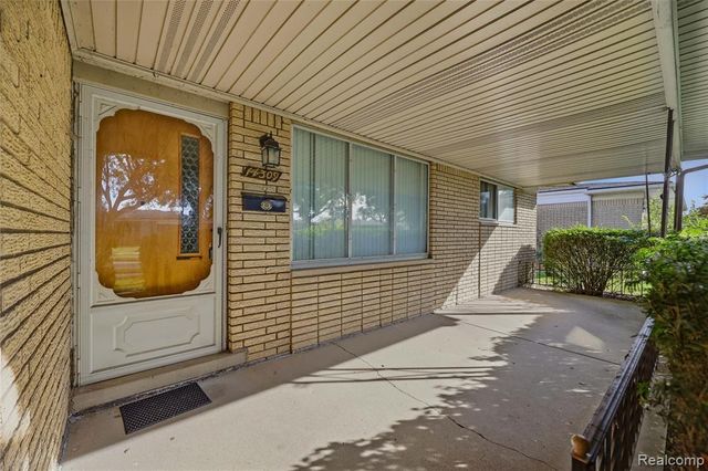 14309 Ivanhoe Drive, Warren, MI 48088