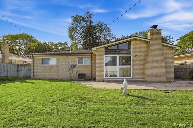 14309 Ivanhoe Drive, Warren, MI 48088