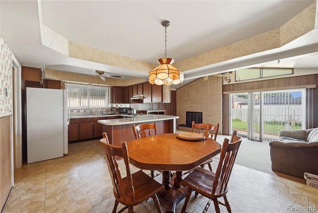 14309 Ivanhoe Drive, Warren, MI 48088