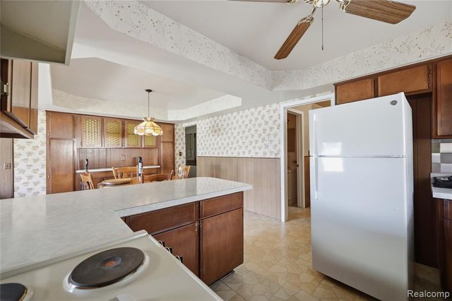 14309 Ivanhoe Drive, Warren, MI 48088
