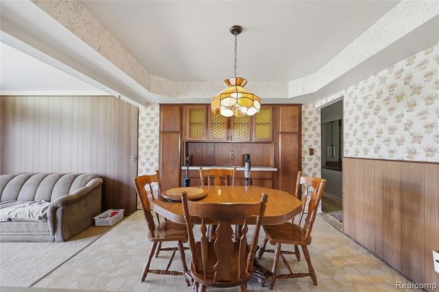14309 Ivanhoe Drive, Warren, MI 48088