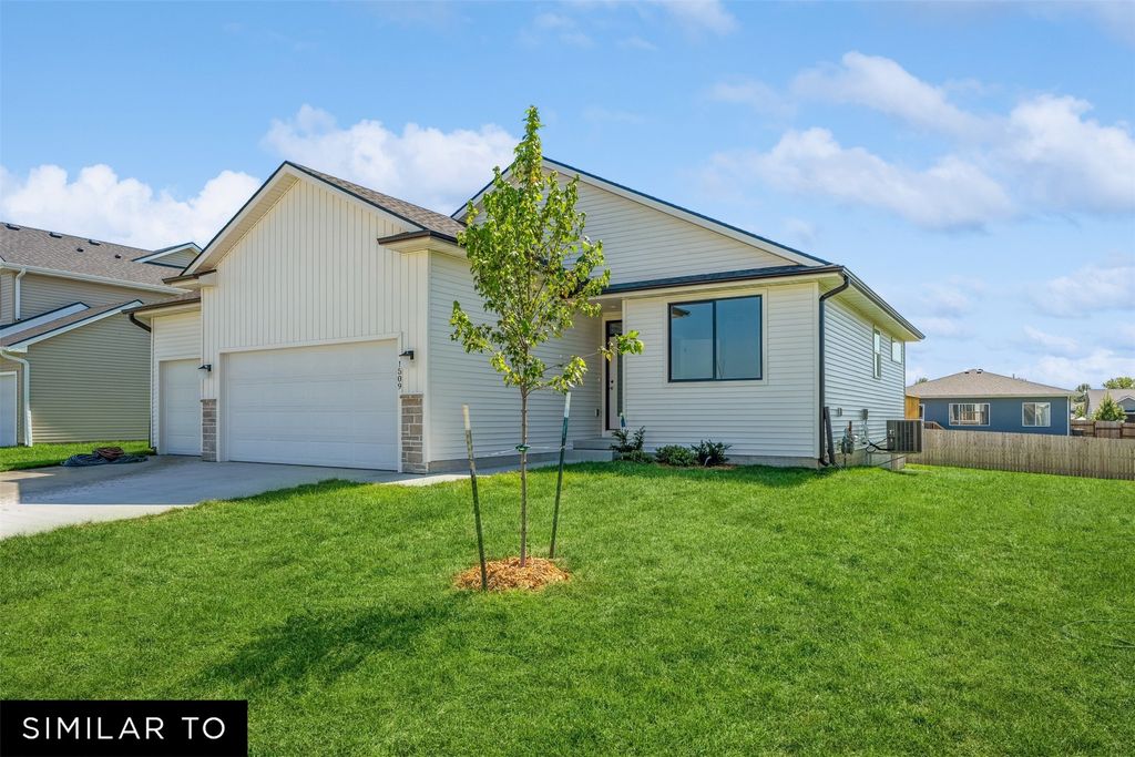 198 NE Wildflower Drive, Pleasant Hill, IA 50327