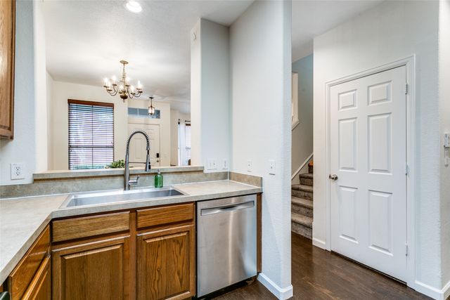 180 Leonard Street, Lewisville, TX 75057