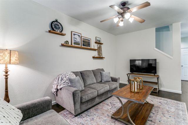 180 Leonard Street, Lewisville, TX 75057