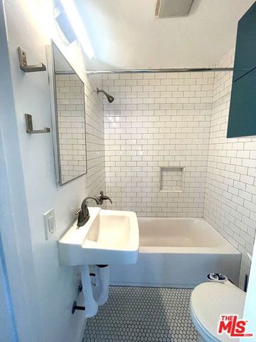 838 N Ridgewood Place, Los Angeles, CA 90038