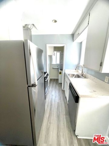 838 N Ridgewood Place, Los Angeles, CA 90038