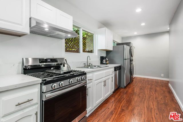 838 N Ridgewood Place, Los Angeles, CA 90038