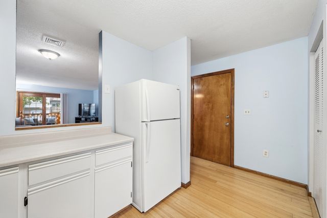 371 Aiken Ave 10, Lowell, MA 01850