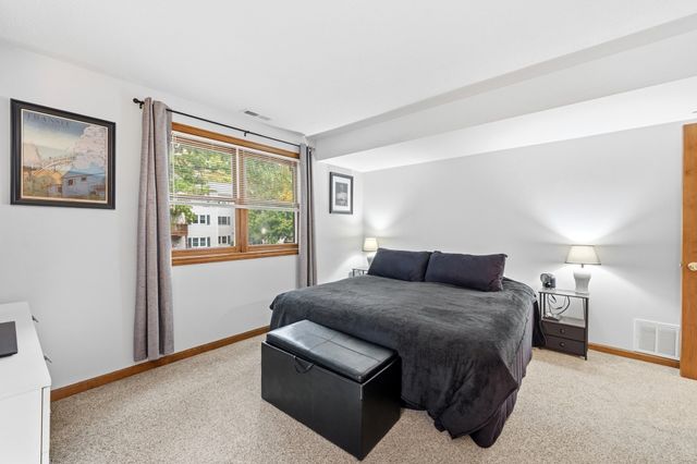 371 Aiken Ave 10, Lowell, MA 01850