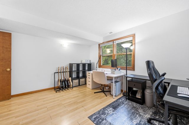 371 Aiken Ave 10, Lowell, MA 01850