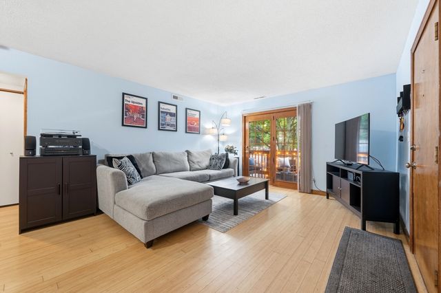 371 Aiken Ave 10, Lowell, MA 01850