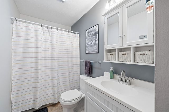 371 Aiken Ave 10, Lowell, MA 01850