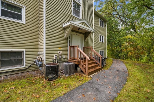 371 Aiken Ave 10, Lowell, MA 01850
